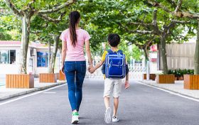 朋友圈曬娃也有七年之癢？聽聽心理專家怎么說！縮略圖