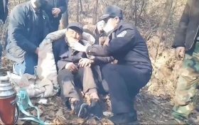 八旬老人寒冬走失 略陽公安連夜搜救縮略圖