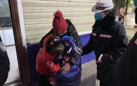 小孩街頭走失 民警暖心救助縮略圖