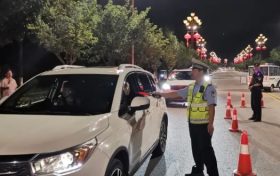 南鄭交警開展“飆車炸街”等專項違法整治行動縮略圖