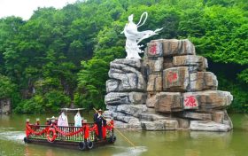 漢江源景區(qū)《我和我的祖國》快閃，祝祖國繁榮昌盛?？s略圖