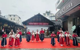 “喜迎中秋佳節(jié) 歡聚鎮(zhèn)巴老街”這場(chǎng)文旅活動(dòng)趣味滿(mǎn)滿(mǎn)縮略圖