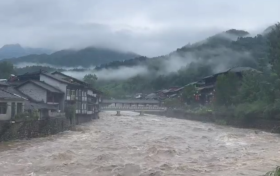 暴雨紅色預(yù)警，我市啟動(dòng)防汛四級應(yīng)急響應(yīng)！汛期注意→縮略圖