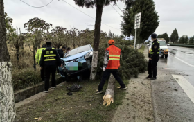 漢中一轎車失控駕乘受傷！危急時刻，多虧了他們……縮略圖